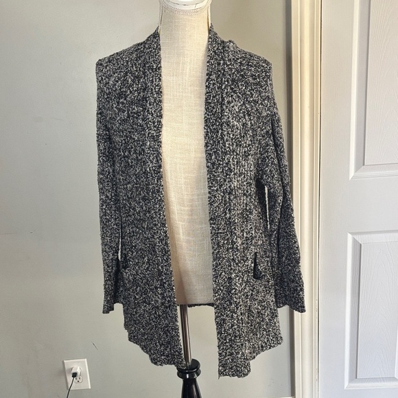 American Eagle Outfitters Black and White Cardigan - Picture 1 of 5